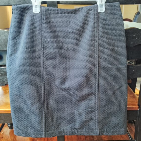 J. McLaughlin Size 6 Military Style Textured Skirt Enameled Black Gold Buttons - Picture 11 of 12